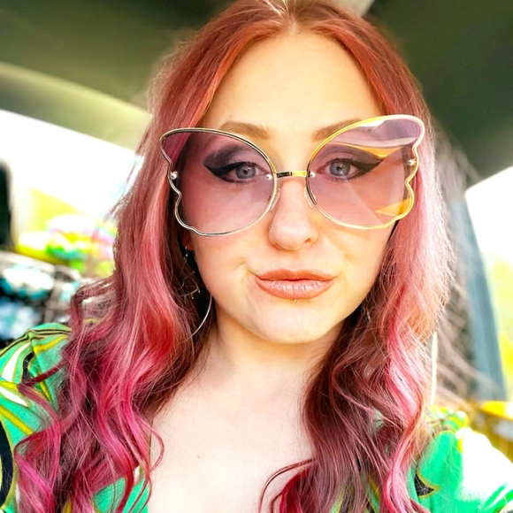 Meet your Posher, Azaria - Picture 1 of 1